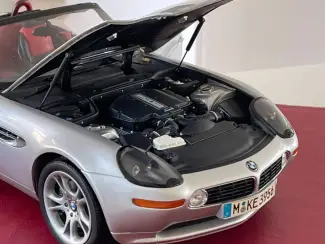 Modelauto's | groot | 1:5 tot 1:12 BMW Dealer Z8 1/12 KYOSHO  80430020877 Zilver met Display