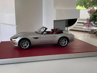BMW Dealer Z8 1/12 KYOSHO 80430020877 Zilver met Display