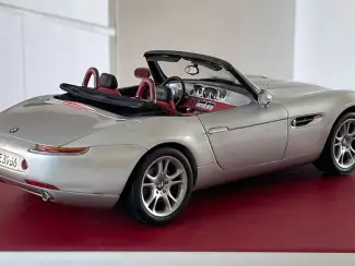 Modelauto's | groot | 1:5 tot 1:12 BMW Dealer Z8 1/12 KYOSHO  80430020877 Zilver met Display