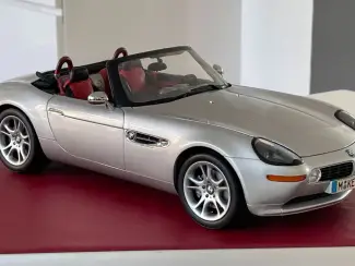 Modelauto's | groot | 1:5 tot 1:12 BMW Dealer Z8 1/12 KYOSHO  80430020877 Zilver met Display