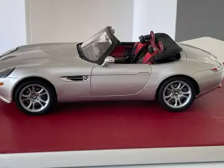 Modelauto's | groot | 1:5 tot 1:12 BMW Dealer Z8 1/12 KYOSHO  80430020877 Zilver met Display