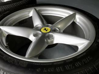 Autobanden OEM Ferrari 360 velgenset 18 inch met Pirelli banden 6/7 mm