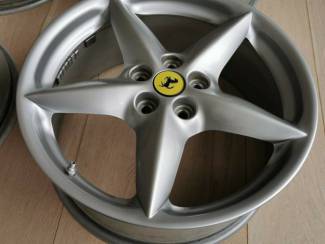 Autobanden Originele Ferrari 360 velgenset 18 inch