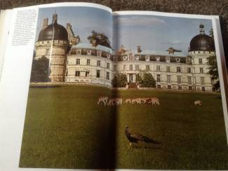 Boek De Fraaiste Kastelen v/d Loire ,mooie foto's en tekst