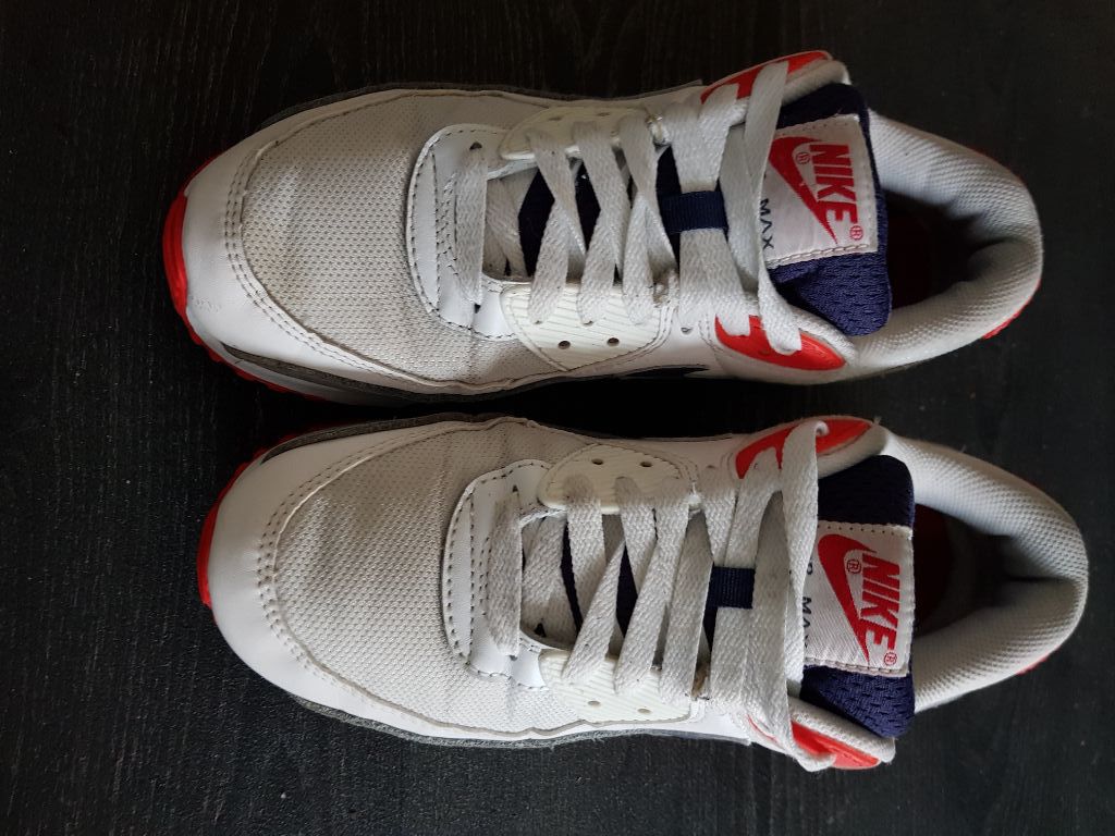 Nike air max 90. 3 mnd oud. Maat 41 Hoogstens 15x op gelopen! € : Schoenen