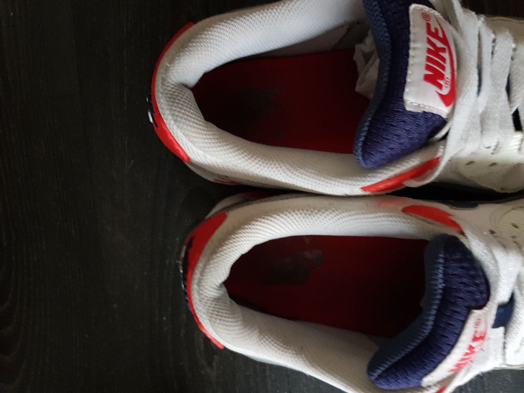 Nike air max 90. 3 mnd oud. Maat 41 Hoogstens 15x op gelopen! € : Schoenen