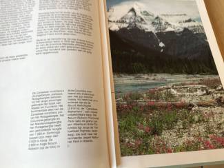 Reisboeken 2 boeken v.Canada ,oudere & vernieuwde versie TOP