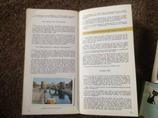 Reisboeken REIS Gidsen van verschillende steden, Europa