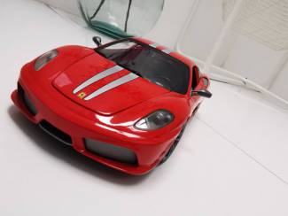 Modelauto's | midden | 1:18 en 1:24 Ferrari F 430 Scuderia 1:18 Hot Wheels inclusief doos P9886