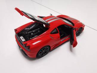 Modelauto's | midden | 1:18 en 1:24 Ferrari F 430 Scuderia 1:18 Hot Wheels inclusief doos P9886
