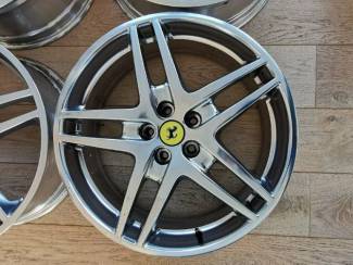 Overige Auto-onderdelen Ferrari F430 430 velgen velg 7,5j x 19 chrome Prijs per stuk