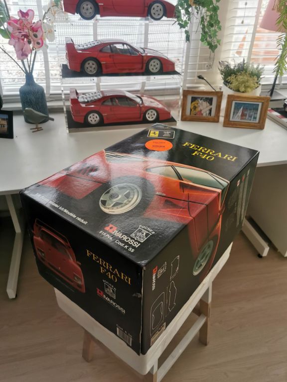 Ferrari F40 Pocher schaal 1:8 Rood ongebouwd.