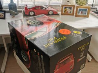 Modelauto's | groot | 1:5 tot 1:12 Ferrari F40 Pocher schaal 1:8 Rood ongebouwd.