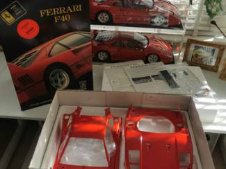 Modelauto's | groot | 1:5 tot 1:12 Ferrari F40 Pocher schaal 1:8 Rood ongebouwd.