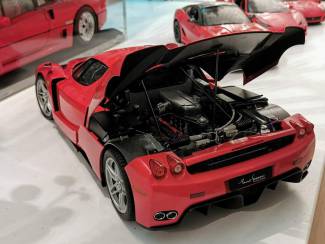 Modelauto's | groot | 1:5 tot 1:12 Enzo Ferrari DeAgostini De Agostini 2002 1/10 47cm lang