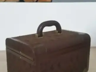 Accessoires 2 x Vintage Ferrari Leather Luggage Suitcase bag koffer