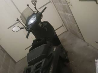 KYMCO PEOPLE s bj 2016 met ALARM! NOG BIJNA NIEUW!!