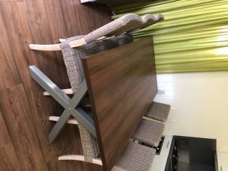Eettafel met 6 stoelen