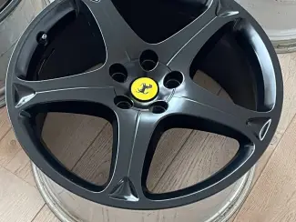 Autobanden Ferrari California Velgen 226000 SPEEDLINE Zwart