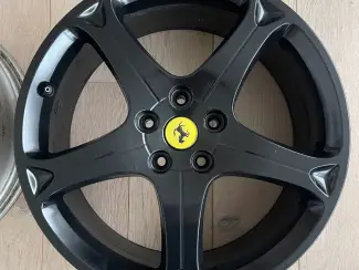 Autobanden Ferrari California Velgen 226000 SPEEDLINE Zwart