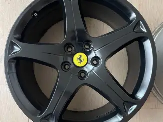 Autobanden Ferrari California Velgen 226000 SPEEDLINE Zwart