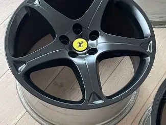 Autobanden Ferrari California Velgen 226000 SPEEDLINE Zwart