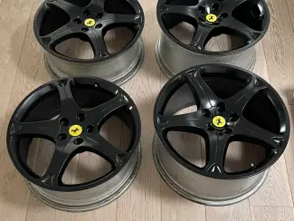 Autobanden Ferrari California Velgen 226000 SPEEDLINE Zwart