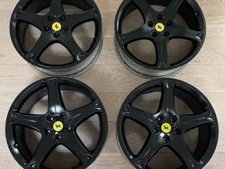 Autobanden Ferrari California Velgen 226000 SPEEDLINE Zwart