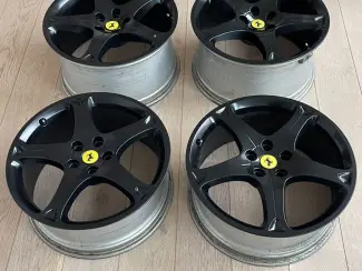 Autobanden Ferrari California Velgen 226000 SPEEDLINE Zwart