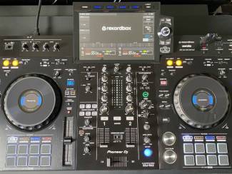 Dj-sets Pioneer DJ XDJ-RX3, Pioneer XDJ XZ, Pioneer DJ DDJ-REV7