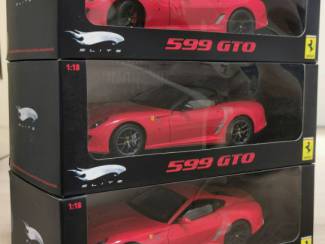 Modelauto's | midden | 1:18 en 1:24 3 x Hot wheels 1:18 ELITE Ferrari 599 GTO (Limited Edition)