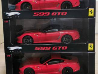 Modelauto's | midden | 1:18 en 1:24 3 x Hot wheels 1:18 ELITE Ferrari 599 GTO (Limited Edition)