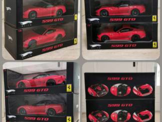 Modelauto's | midden | 1:18 en 1:24 3 x Hot wheels 1:18 ELITE Ferrari 599 GTO (Limited Edition)