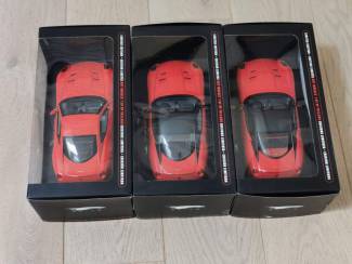 Modelauto's | midden | 1:18 en 1:24 3 x Hot wheels 1:18 ELITE Ferrari 599 GTO (Limited Edition)