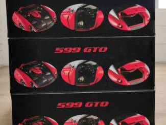 Modelauto's | midden | 1:18 en 1:24 3 x Hot wheels 1:18 ELITE Ferrari 599 GTO (Limited Edition)