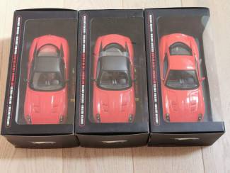 Modelauto's | midden | 1:18 en 1:24 3 x Hot wheels 1:18 ELITE Ferrari 599 GTO (Limited Edition)