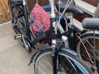 Partij Fietsen in een €750 Set Batavus 2 Tandems Beixo + Giant