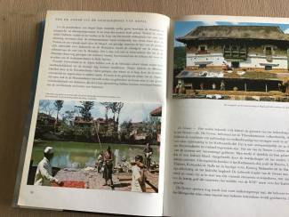 Reisboeken Nepal, is een land in Azie, gelegen in de Himalaya tussen  tussen