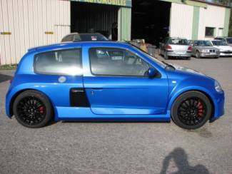 Auto's Renault Clio ii V6 sport