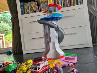 Speelgoed | Actiefiguren Paw Patrol toren inclusief auto;s en pups