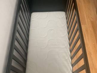 Kinderledikant 120 bij 60 cm inclusief matras en matrasbeschermer