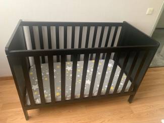 Slaapkamer | Bedden Kinderledikant 120 bij 60 cm inclusief matras en matrasbeschermer