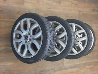 Autobanden Mini velgen (set) 4 gaats, Bridgestone winterbanden 205/45 R17