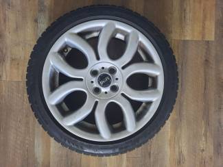 Autobanden Mini velgen (set) 4 gaats, Bridgestone winterbanden 205/45 R17