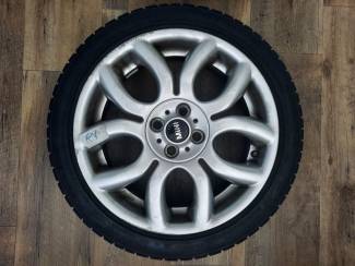 Autobanden Mini velgen (set) 4 gaats, Bridgestone winterbanden 205/45 R17