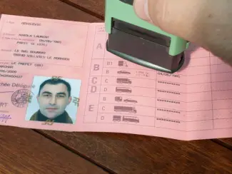 Haal je rijbewijs En uw paspoort online