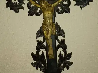 Religie Antiek houten kruis met bronzen jezus