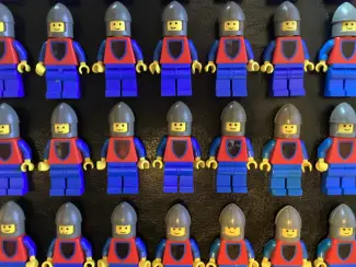 Poppetjes en Figuurtjes Lego minifiguren / Ridders jaren 80. - 46 stuks.