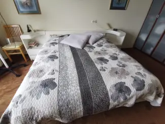 Slaapkamer | Bedden Bed (verstelbaar) met ombouw