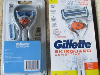 Uiterlijk | Gezichtsverzorging 30 gillette skinguard mesjes + apparaat met 2 mesjes